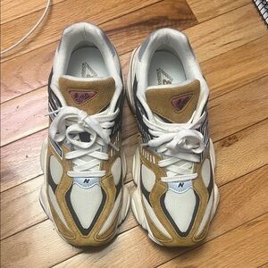 New Balance White and Brown Athletic Shoes